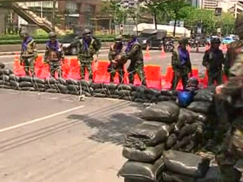 Bangkok - Army attempting to regain control