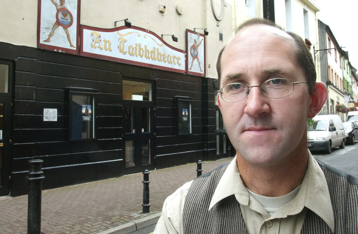 An tÚdar Micheál Ó Conghaile.