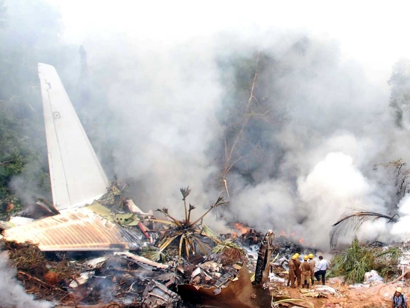 India - 158 people killed in plane crash