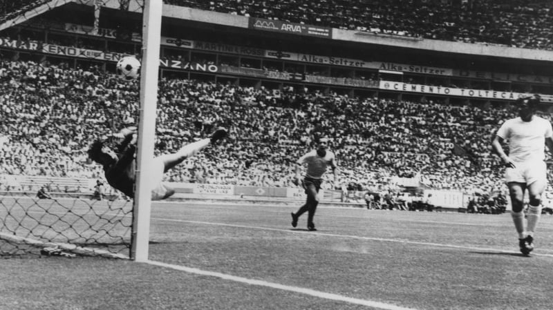 Gordon Banks' miraculous save from Pele