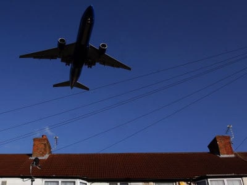 Low-flying aircraft - Belfast residents unhappy