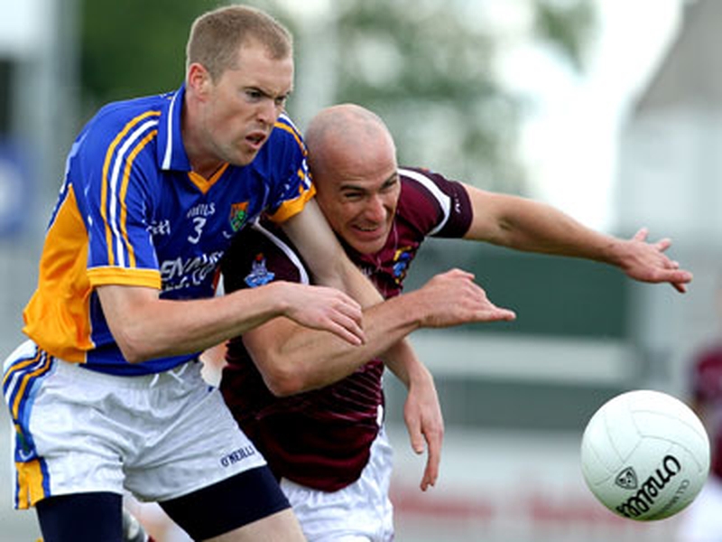 Wicklow's Dara O'hAnnaidh tussles for possession with Westmeath's Martin Flanagan