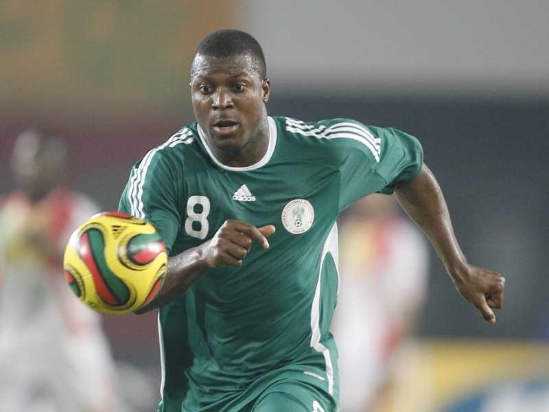 Everton striker Aiyegbeni Yakubu of Nigeria, aka The Yak, put Nigeria in front
