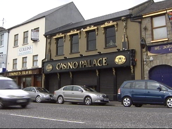 Casino Palace - Woman shot in robbery