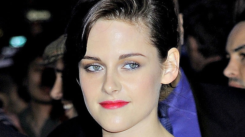 Stewart - "I don't feel very comfortable on the red carpet."