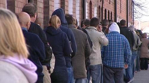 Economy - 299,000 people were unemployed in the third quarter