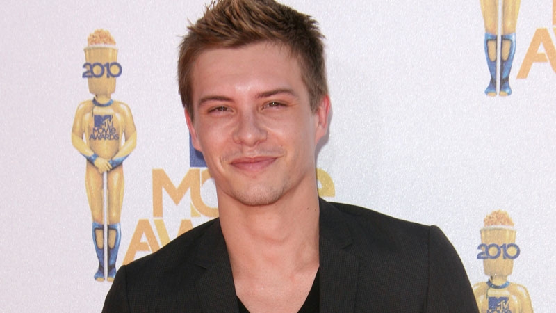 Samuel - Thinks that Twilight attention is bizarre