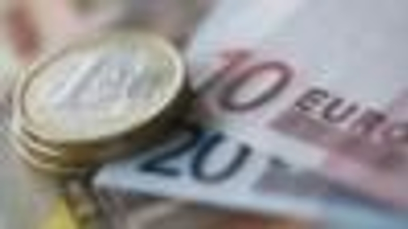 Average pay - Public sector fall bigger