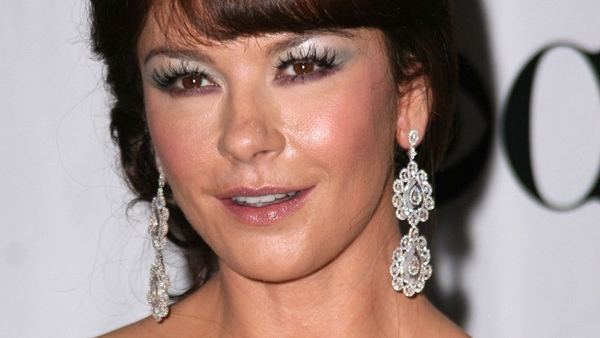 Zeta-Jones - Len Goodman would like to have the star on Strictly