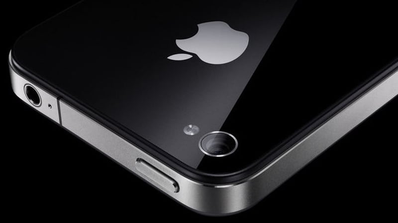 Apple had 19% of the smartphone market, despite flat or declining sales in the US, Europe and China, followed by Samsung