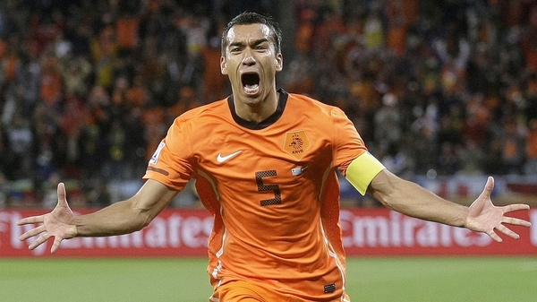 Giovanni van Bronckhorst opened the scoring for the Netherlands