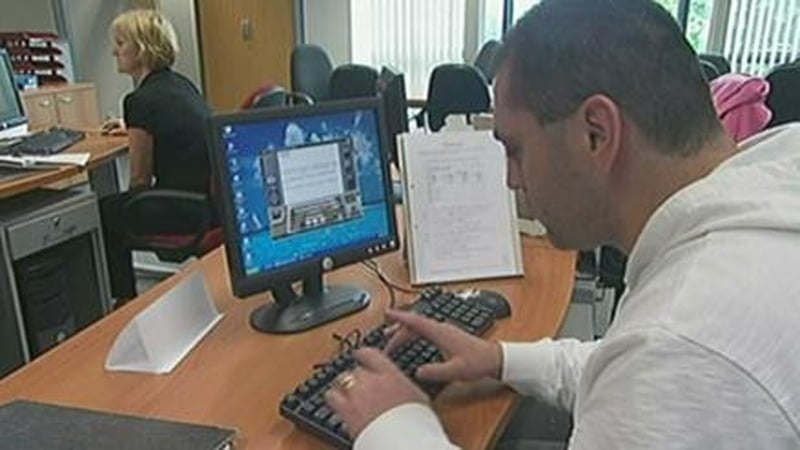 US firms in Ireland - Set to hire 1,000 garduates this year