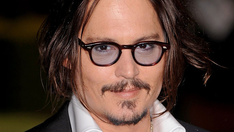 Depp - Laughs it up with Gervais