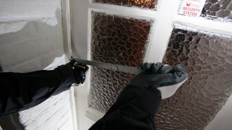 Intruders - Bill deals with threat