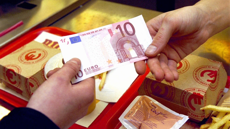 Fast food - Group launches action against setting of pay and conditions