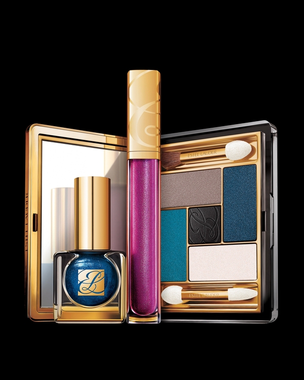 The gorgeous Blue Dahlia eyeshadow palette