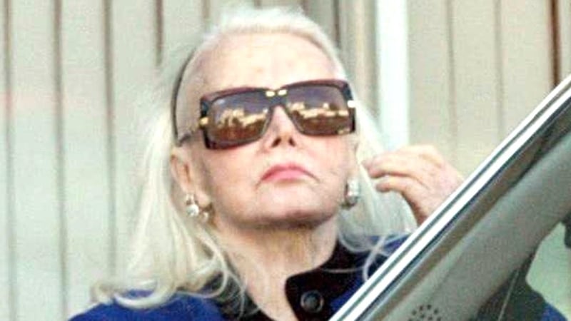 Zsa Zsa Gabor - Conscious after blood transfusion