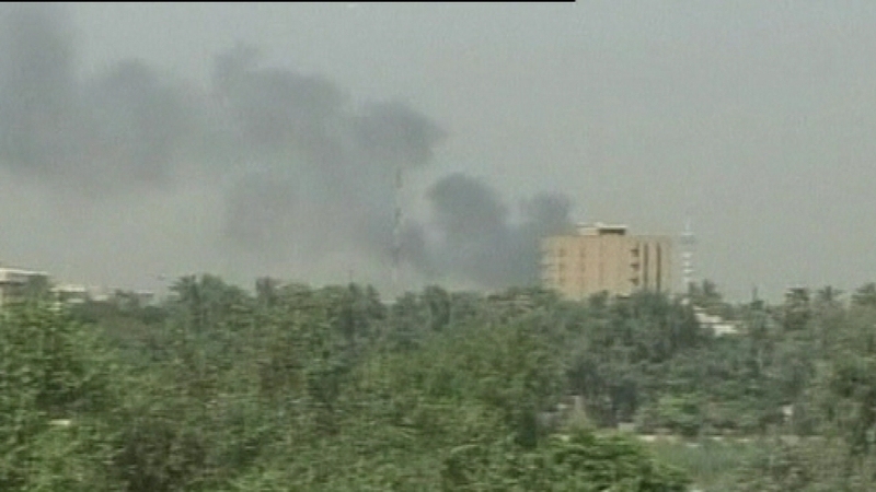 Baghdad - Bomber drove a mini-van to entrance of TV station