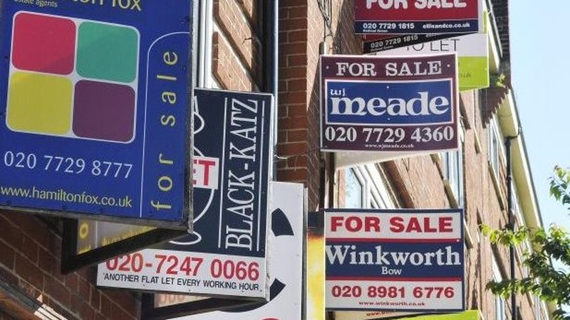 Houses - Rate of decline in prices slower