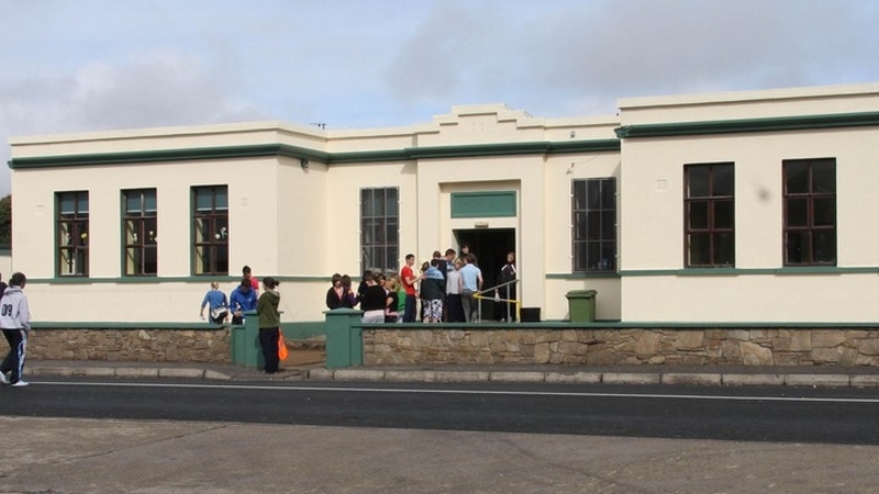 Bhí ganntanas 1,800 leaba i measc na gcoláistí samhraidh do chúrsaí na bliana seo caite.