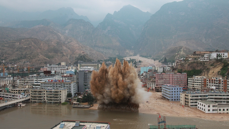 Zhouqu - Unstable lake threatens town