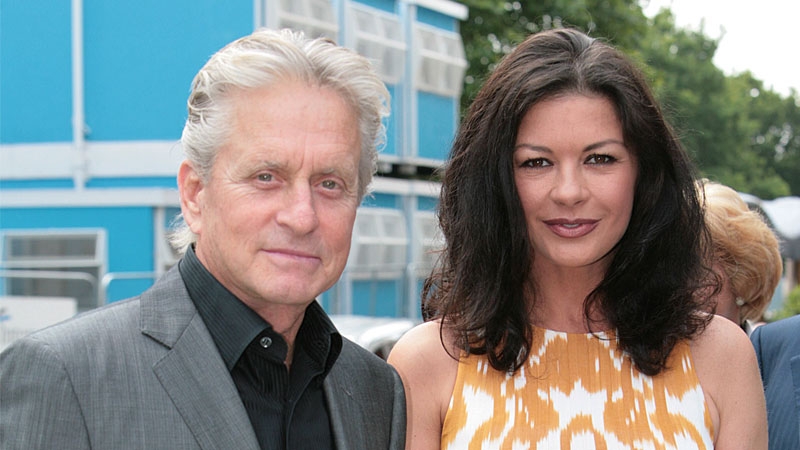Douglas, Zeta-Jones - The couple took their family to Hawaii