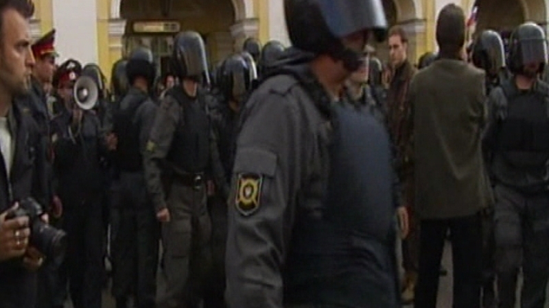 Russian Police - Disperse protestors