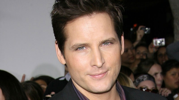 Facinelli - Admits that he's Team Edward!