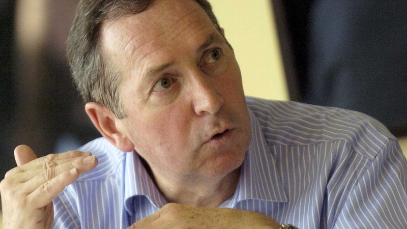 Gerard Houllier is hoping to sign midfielder Jean Makoun