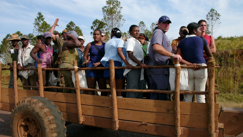 Cuba - Government to cut numbers in state employment