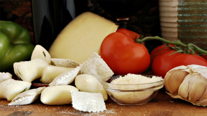 Italicatessen imports and distributes authentic Italian food and wines directly from Italy.