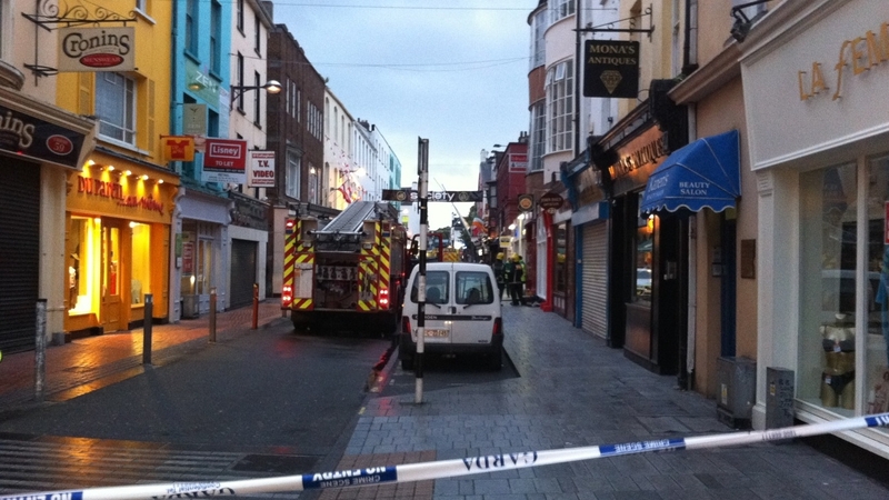 Cork - Three-hour stand-off -