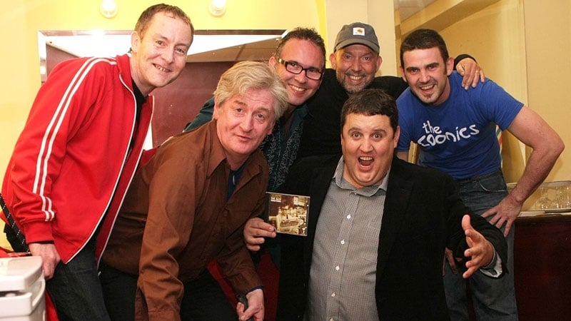 Peter Kay strikes a pose with The Saw Doctors backstage at their recent Olympia gig