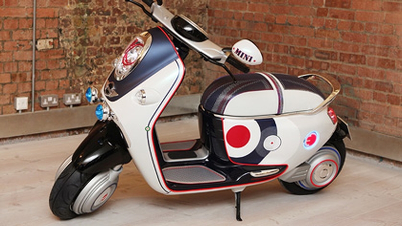 There are a total of three interpretations of the MINI Scooter E Concept