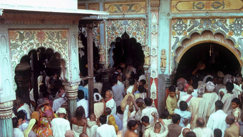 Ayodhya - To be split between Hindus and Muslims