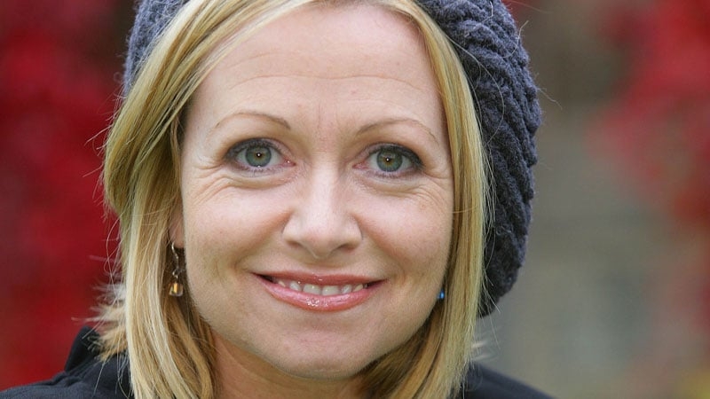 Kelly married her long-term partner.