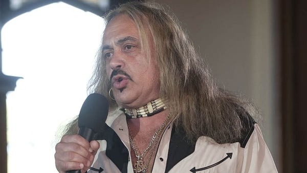 Wagner Carrilho - Now living at a hotel?