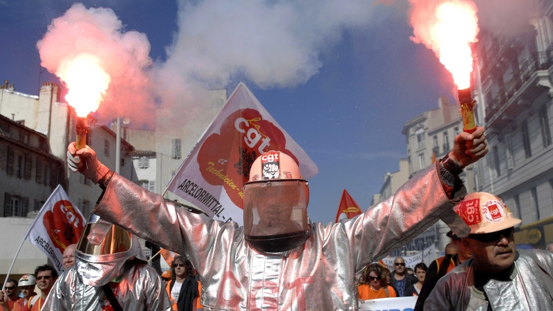 France - Strikes over reform to pensions