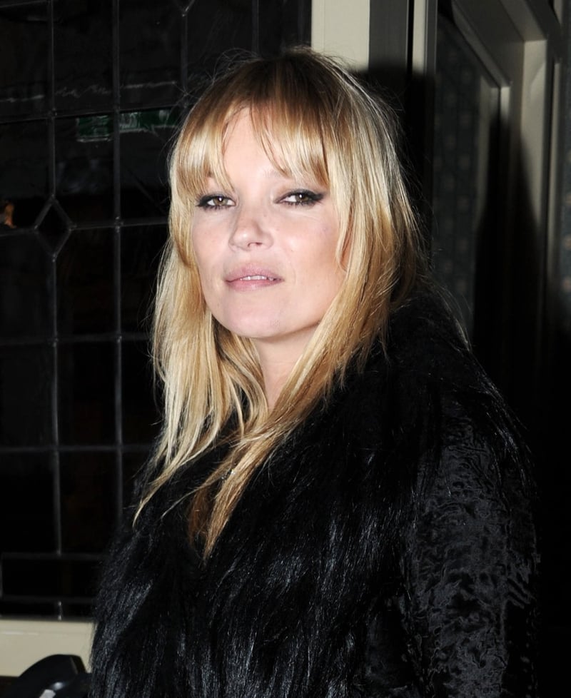 Kate Moss left embarasses at Glastonbury