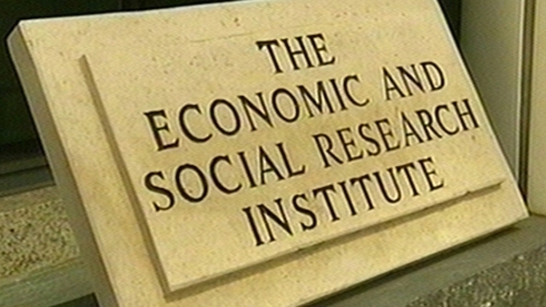 Economic outlook - ESRI says growing levels of emigration
