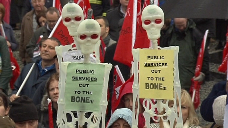 Belfast - Thousands at protest march