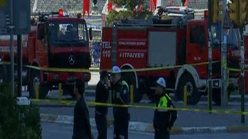 Istanbul - Emergency workers at scene of bombing