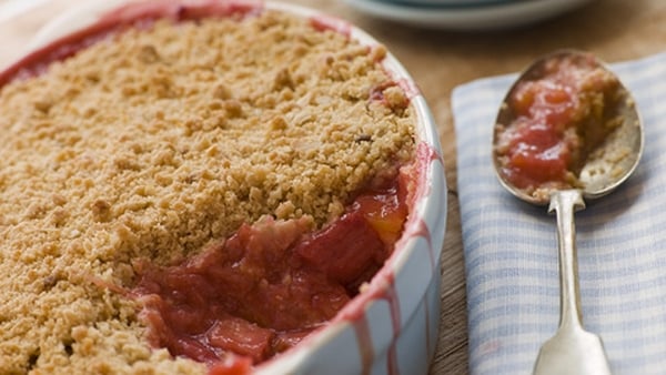 Rhubarb and Ginger Crumble Cake