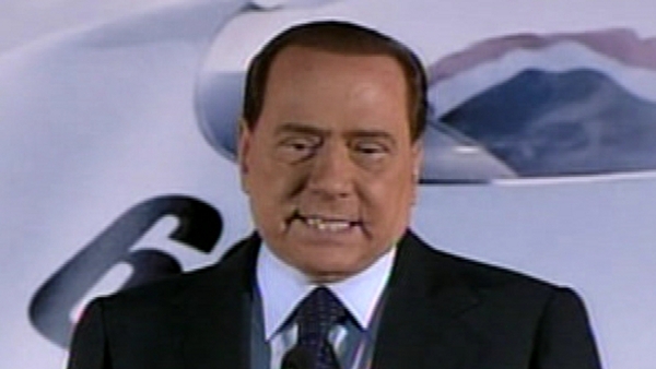 Silvio Berlusconi - Fini loylist resigns