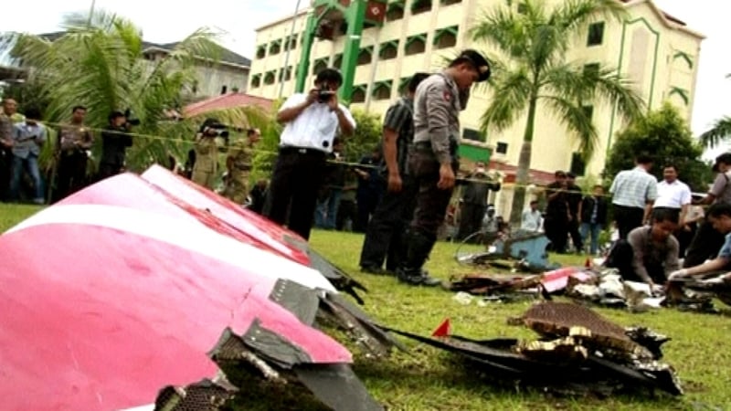 Singapore - Qantas flight had to make emergency landing