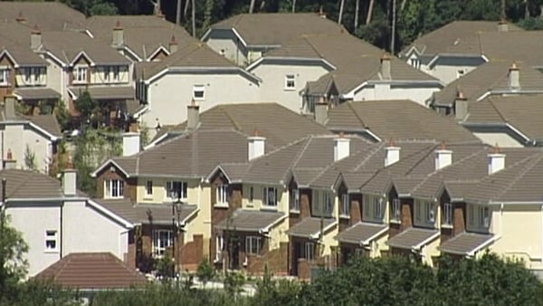 Houses - Asking prices fell further in 2010
