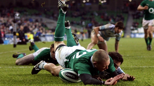 Keith Earls wants to erase all thoughts of Munster's Heineken Cup collapse