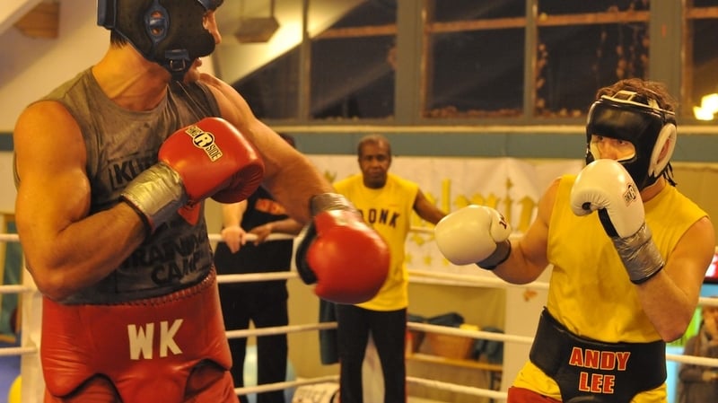 World heavyweight champion Wladimir Klitschko towers above Limerick's Andy Lee in a sparring session under the watchful eye of legendary trainer Emanuel Steward