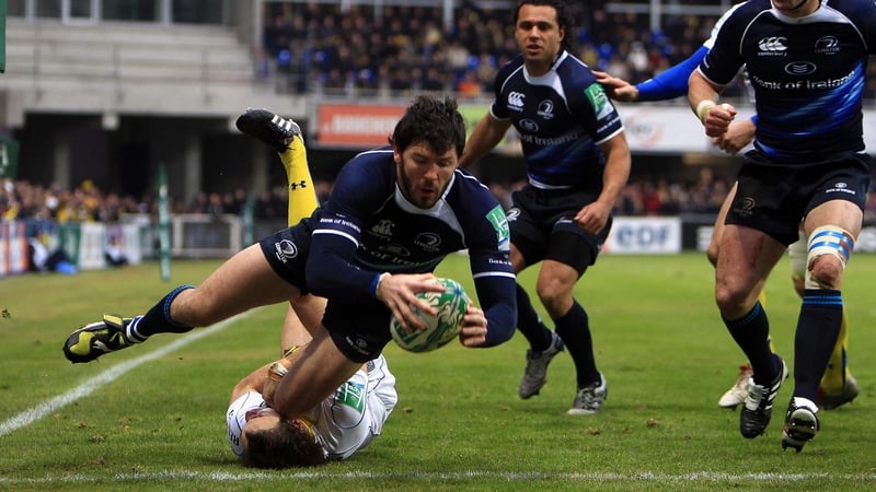 Shane Horgan goes over for Leinster