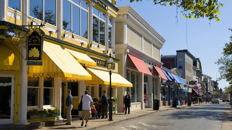 US retail sales edged up 0.1% last month, the weakest reading since August